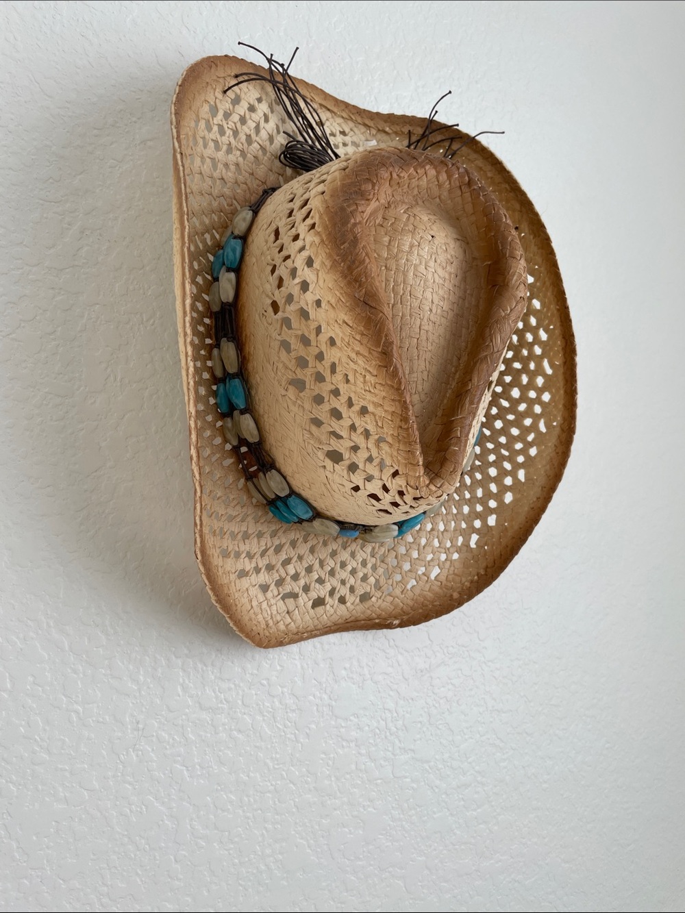 MILANI Straw Western Hat with Turquoise & Cream Bead Band - Picture 15 of 16
